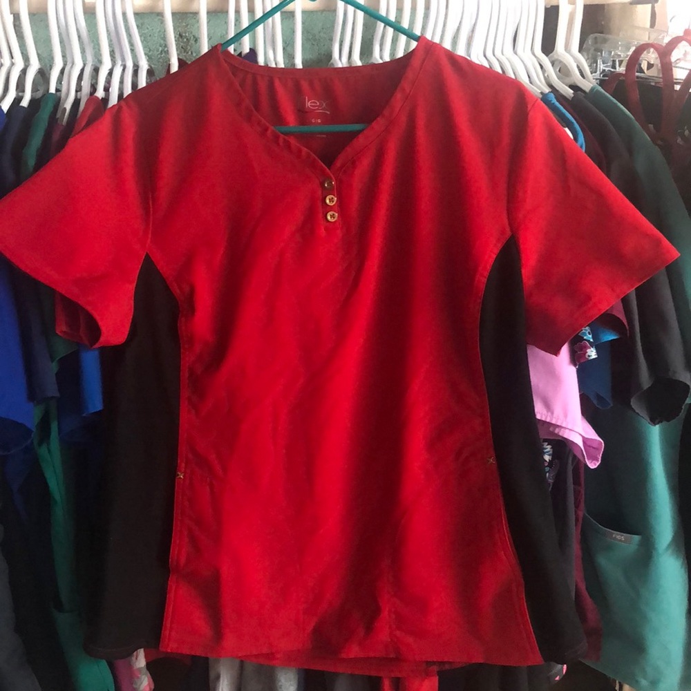 Cherokee iflex red scrub top